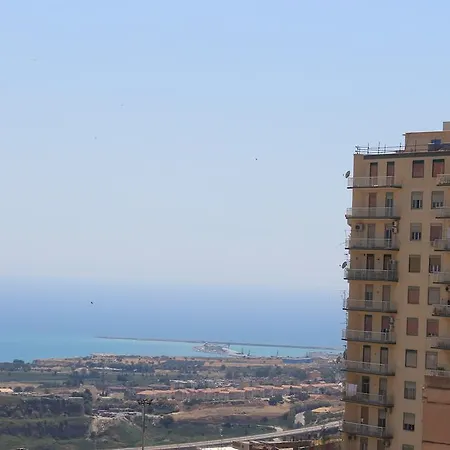 לינה וארוחת בוקר Atenea 191