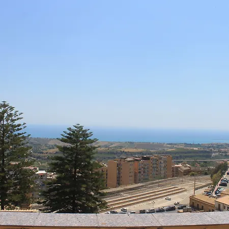 לינה וארוחת בוקר Atenea 191