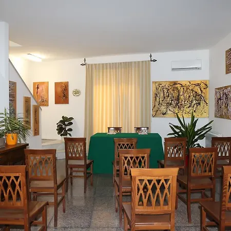 Atenea 191 לינה וארוחת בוקר